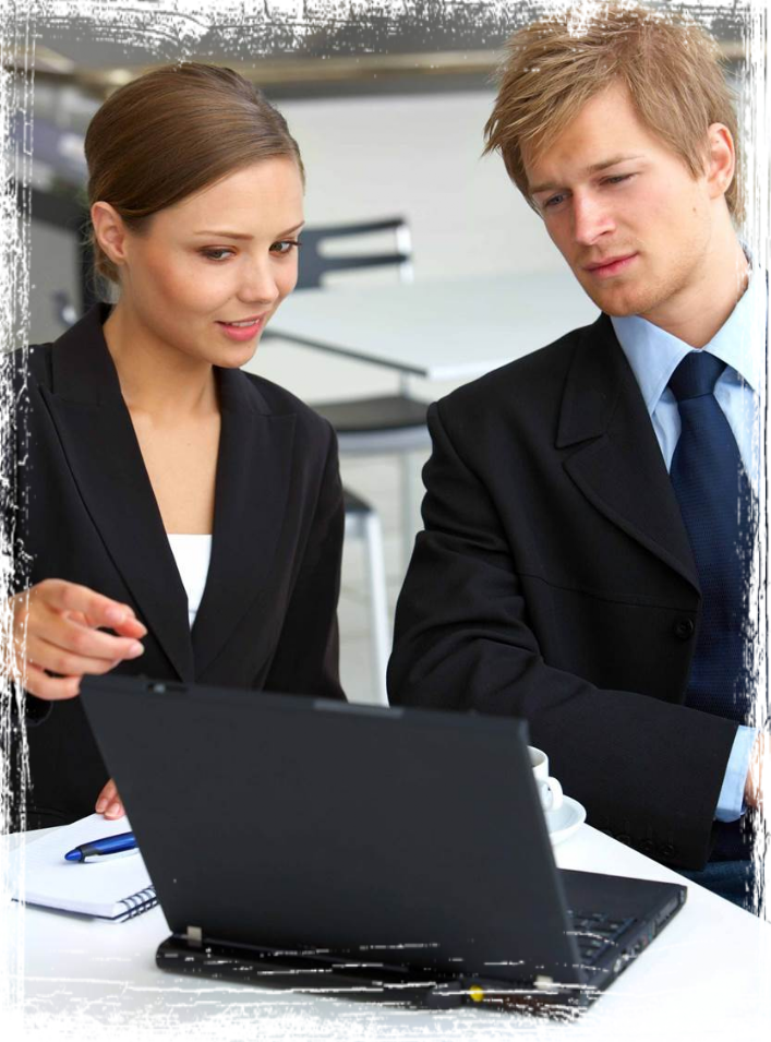 Personas viendo un curso e-learning